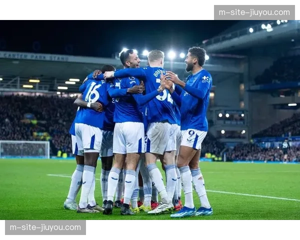 勒布里斯研究曼城边后卫内收细节 桑德兰模仿强队战术元素开发球员能力